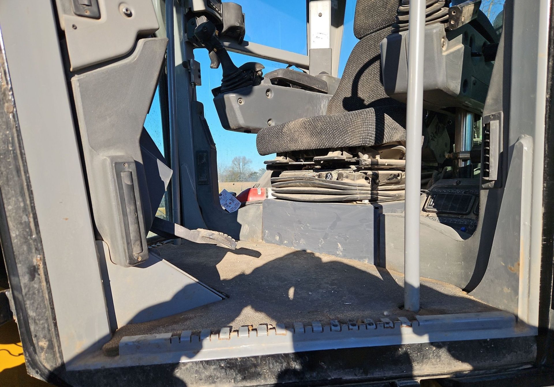 2010 Caterpillar 12M - photo 1