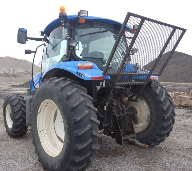 2009 New Holland T6030 - photo 1