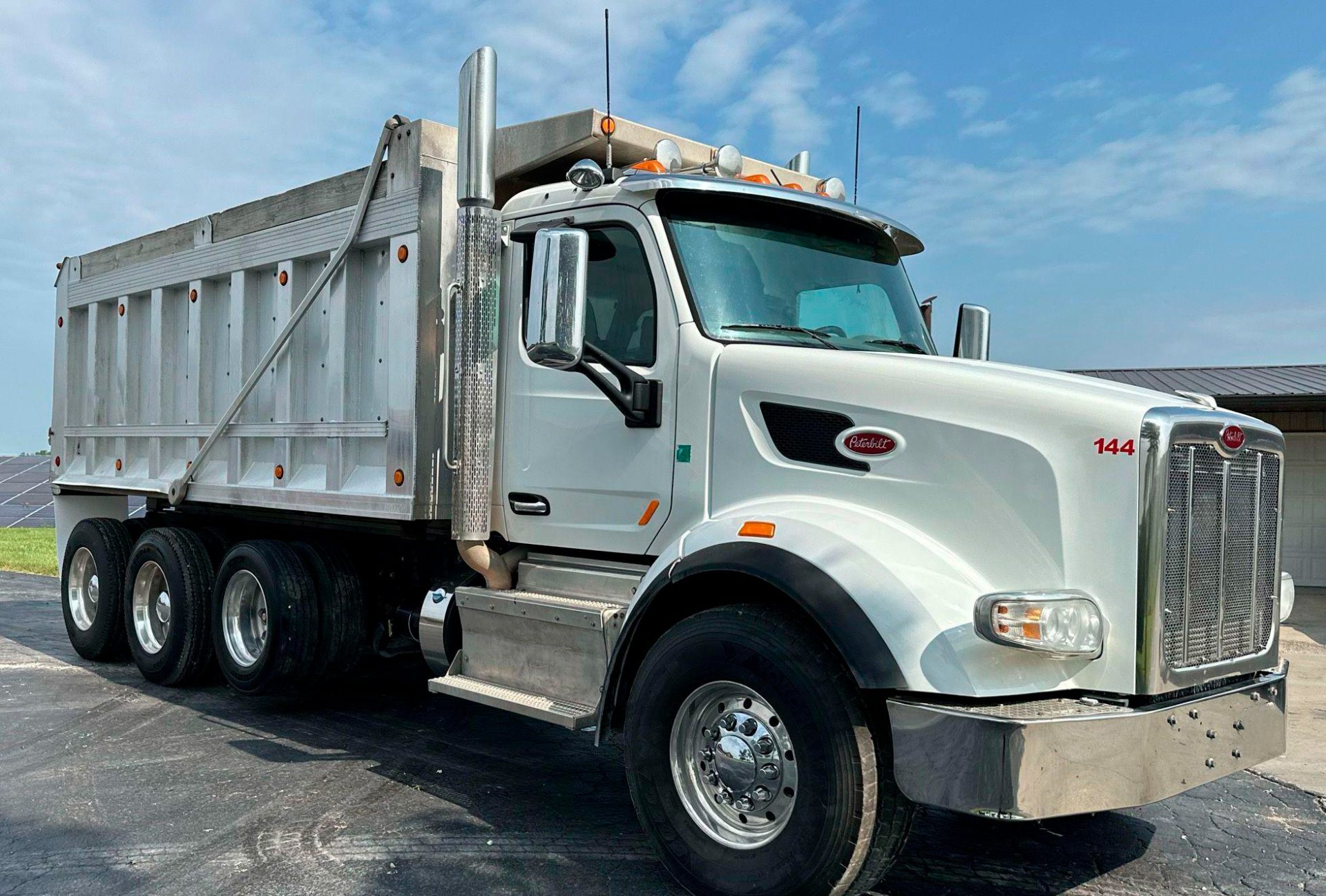 2015 Peterbilt 567 - photo 1