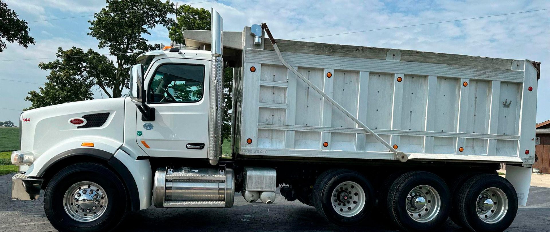 2015 Peterbilt 567 - photo 1
