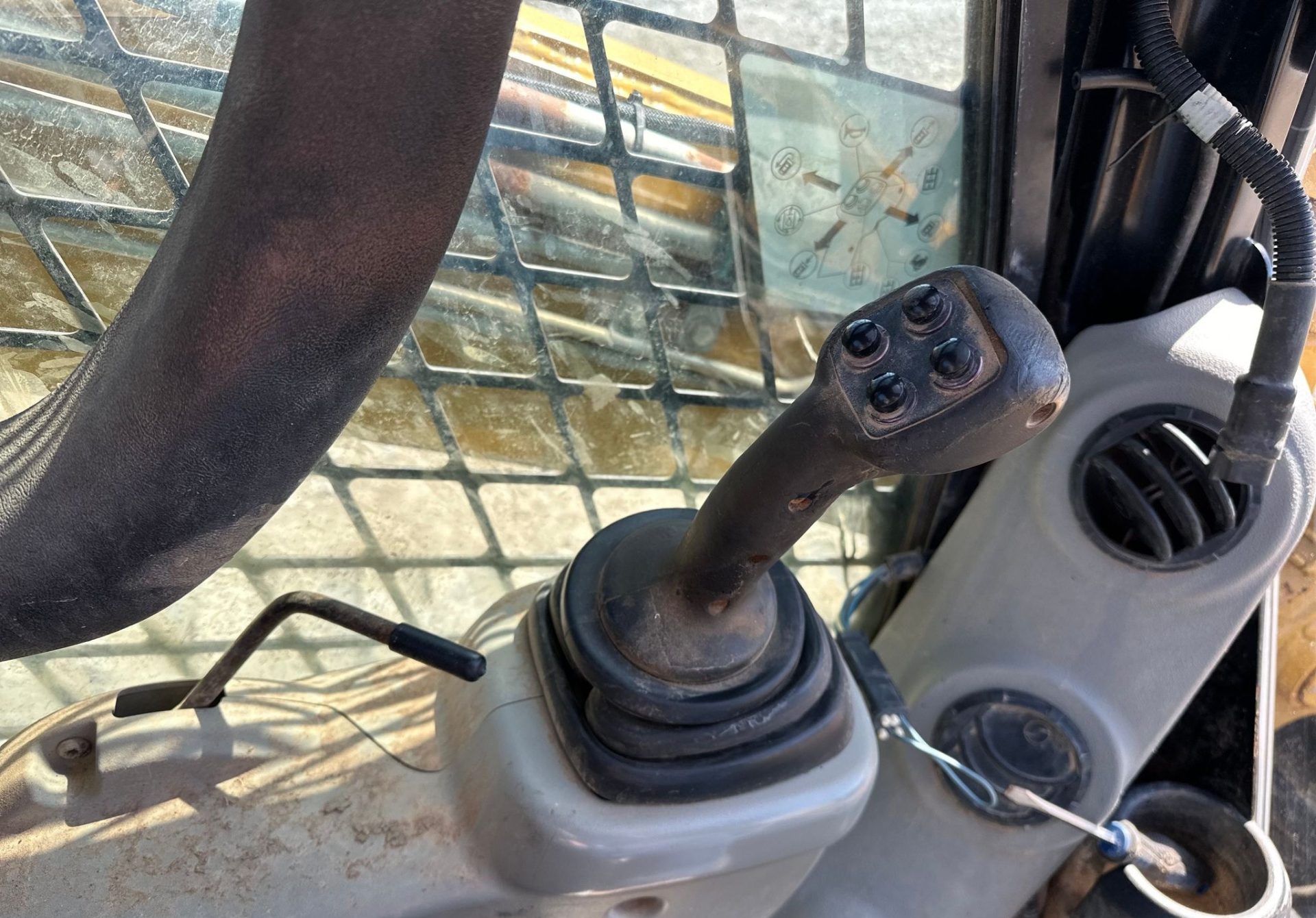 2011 Caterpillar 299C - photo 1