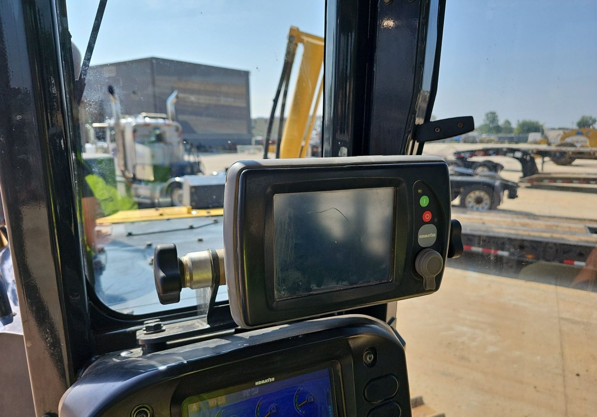 2015 Komatsu D65PXI-18 - photo 1