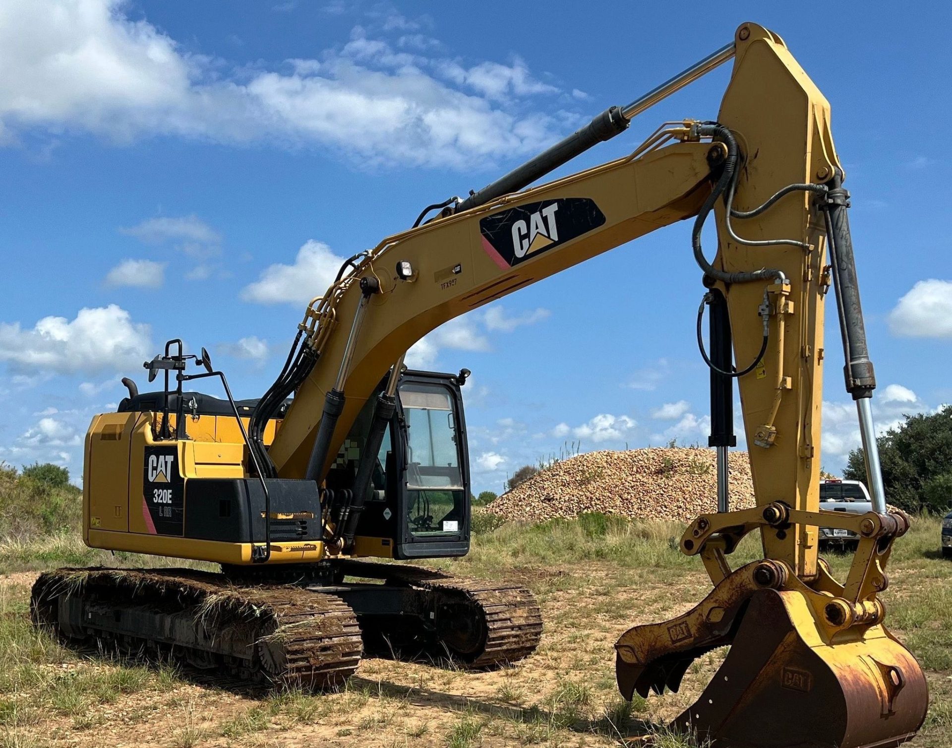 2014 Caterpillar 320E LRR - photo 1