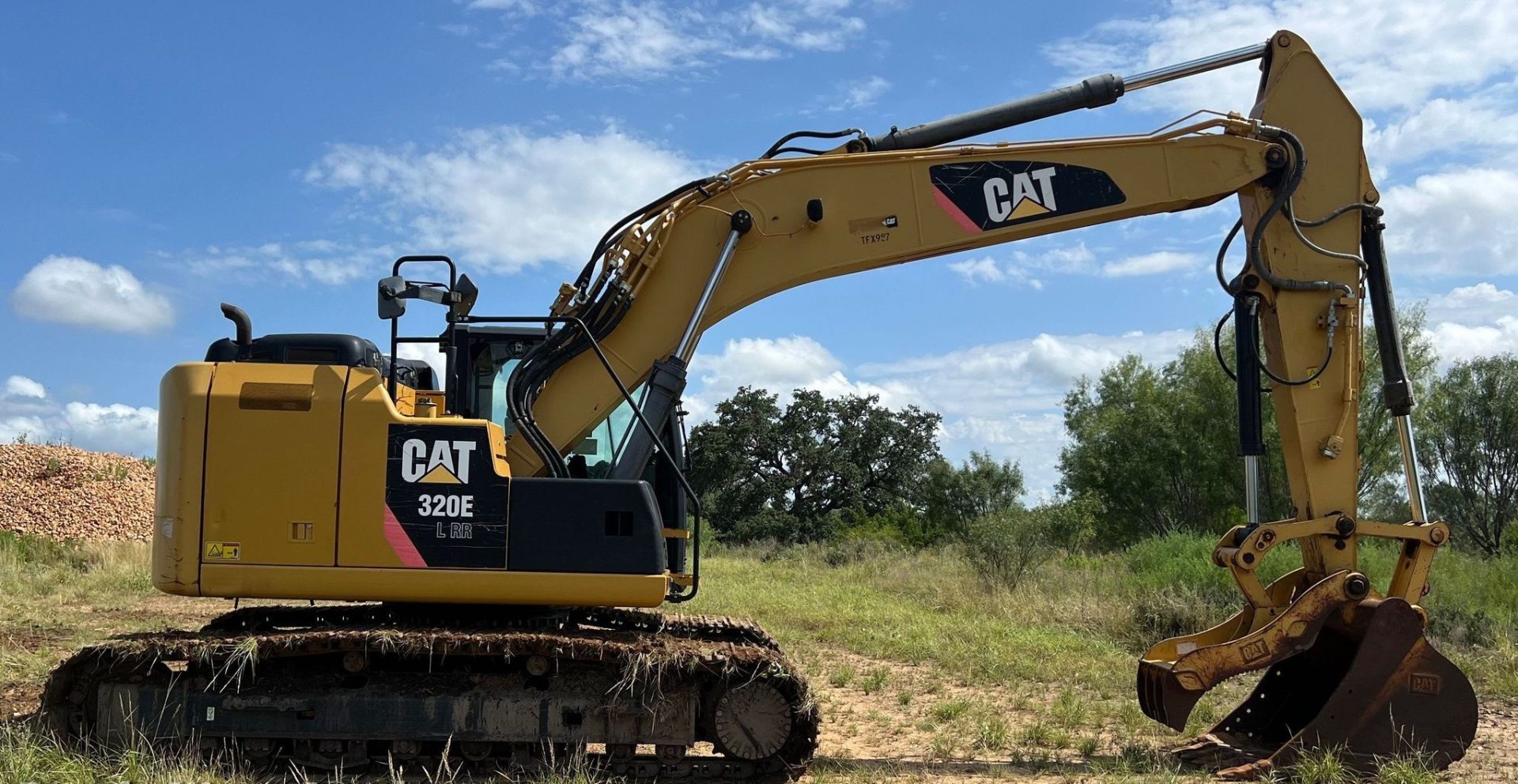 2014 Caterpillar 320E LRR - photo 1