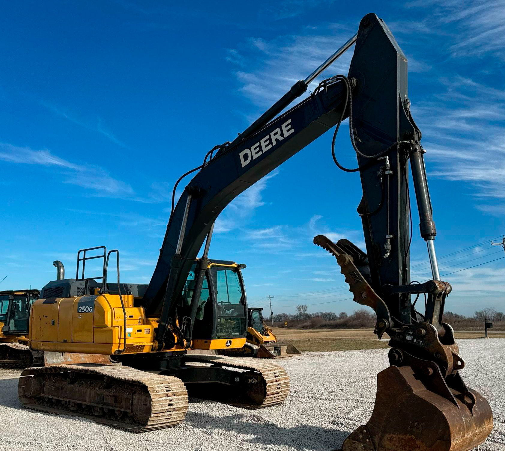 2015 John Deere 250G LC - photo 1