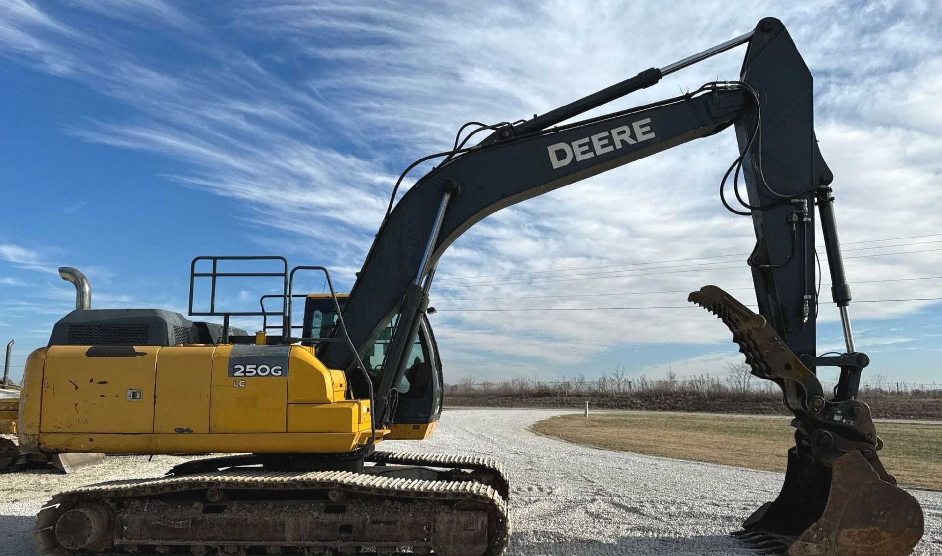 2015 John Deere 250G LC - photo 1