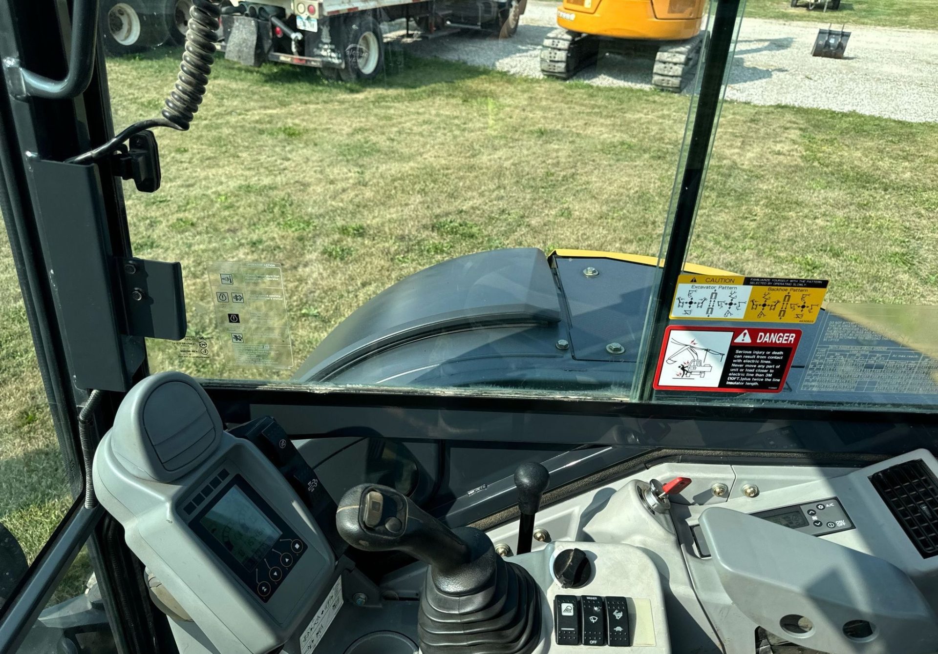 2016 John Deere 50G - photo 1